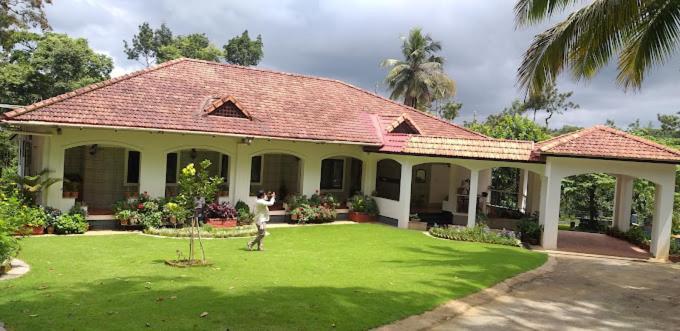 Emerald Castle Villa Madikeri Kültér fotó